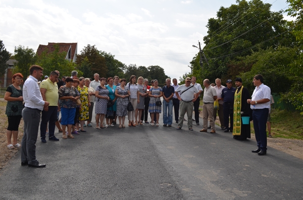 Inaugurarea drumului în s.Țaul