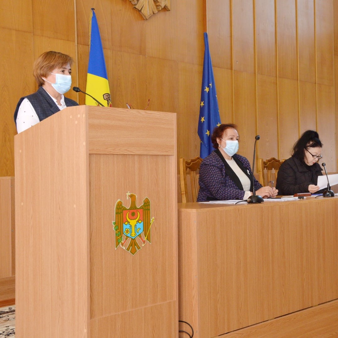 Consilierii raionali în ședință extraordinară.